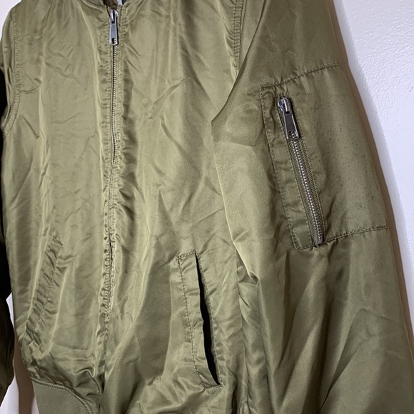 Forever 21 | Olive Green Satin Zip Up Bomber Coat | Pocket Jacket | Size Small - Picture 5 of 8